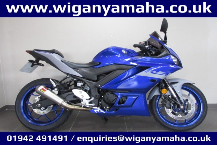 YAMAHA R3