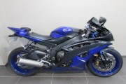 YAMAHA R6