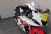 YAMAHA R7