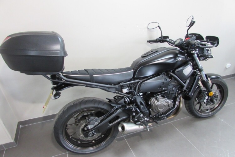 YAMAHA XSR700