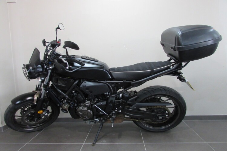 YAMAHA XSR700
