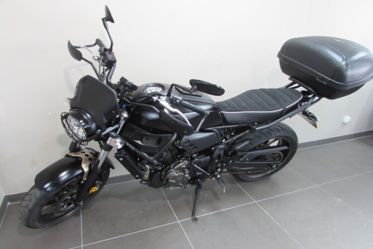 YAMAHA XSR700