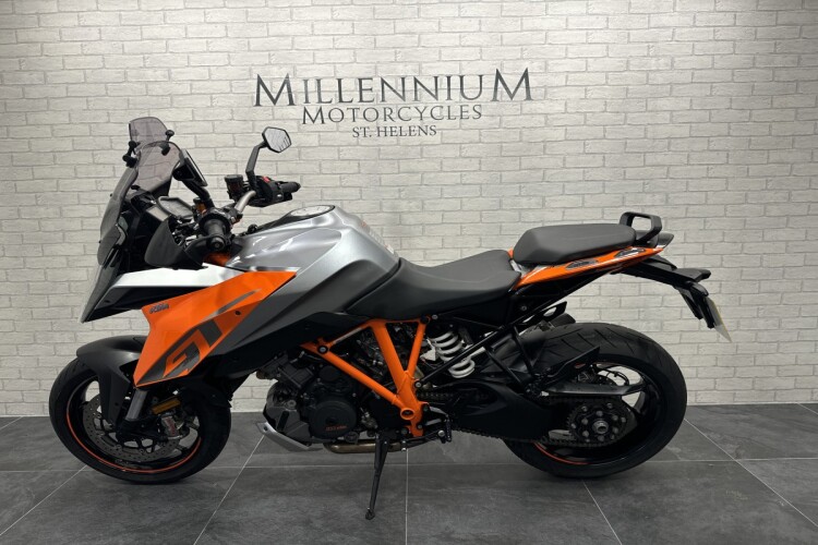 KTM 1290 SUPER DUKE GT