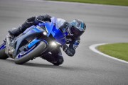 YAMAHA R1