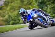 YAMAHA R1