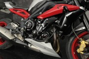 TRIUMPH STREET TRIPLE 675