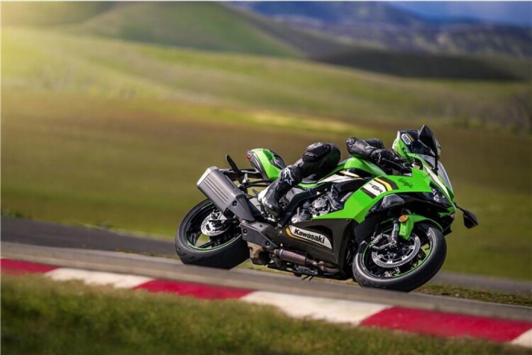 KAWASAKI ZX-6R