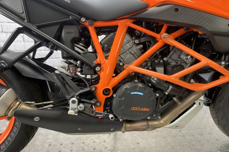 KTM 1290 SUPER DUKE GT