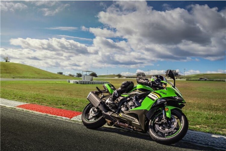 KAWASAKI ZX-6R