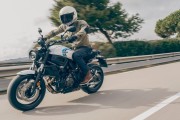 YAMAHA XSR700