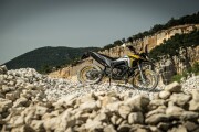 VOGE R 300