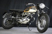 TRIUMPH BONNEVILLE T100