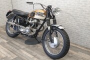 TRIUMPH BONNEVILLE T100