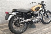 TRIUMPH BONNEVILLE T100