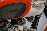 TRIUMPH THUNDERBIRD 900