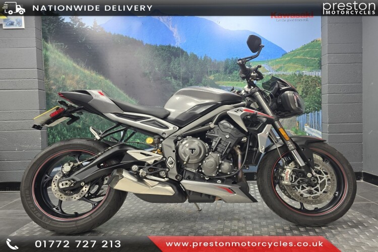 TRIUMPH STREET TRIPLE 765