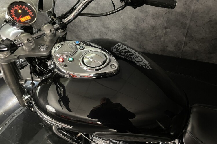 TRIUMPH BONNEVILLE AMERICA