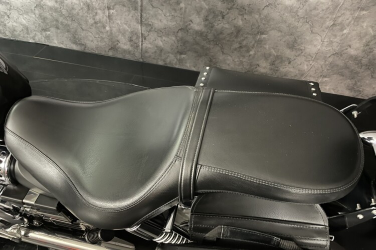 TRIUMPH BONNEVILLE AMERICA