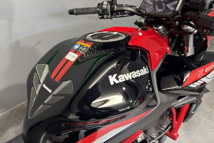 KAWASAKI Z650