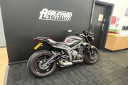 TRIUMPH STREET TRIPLE 765