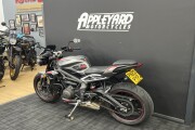 TRIUMPH STREET TRIPLE 765