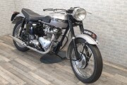 TRIUMPH BONNEVILLE T120