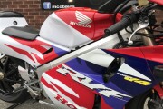 HONDA RVF400