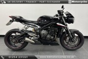 TRIUMPH STREET TRIPLE 765