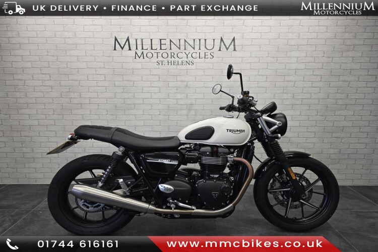 TRIUMPH STREET TWIN