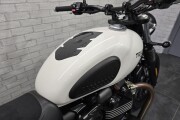 TRIUMPH STREET TWIN