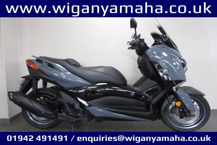 YAMAHA XMAX 125