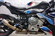 BMW M1000R