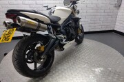 TRIUMPH STREET TRIPLE 675