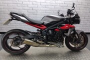 TRIUMPH STREET TRIPLE 675