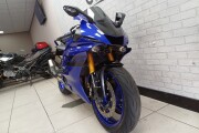 YAMAHA R6