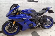 YAMAHA R6