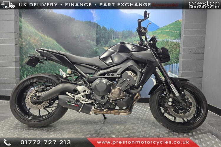 YAMAHA MT-09