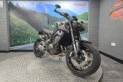 YAMAHA MT-09