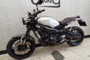 YAMAHA XSR900