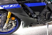 YAMAHA R1M