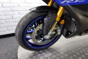 YAMAHA R1M