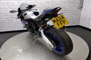 YAMAHA R1M