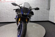 YAMAHA R1M