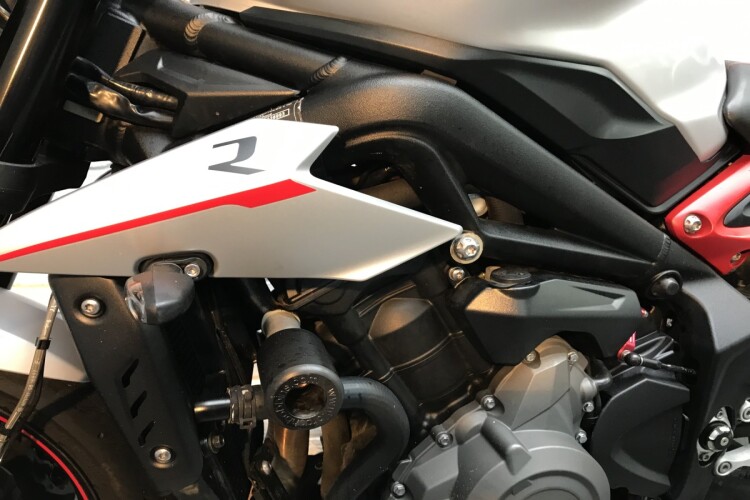 TRIUMPH STREET TRIPLE 765