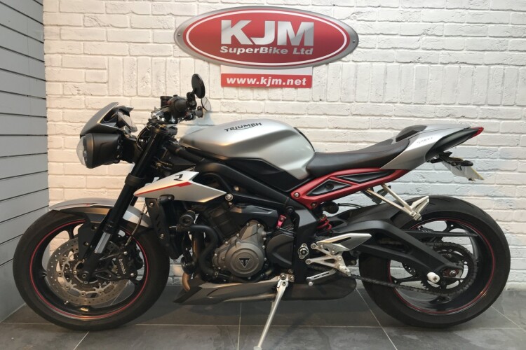 TRIUMPH STREET TRIPLE 765