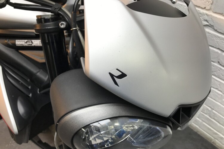 TRIUMPH STREET TRIPLE 765