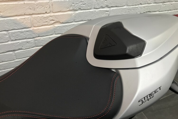 TRIUMPH STREET TRIPLE 765