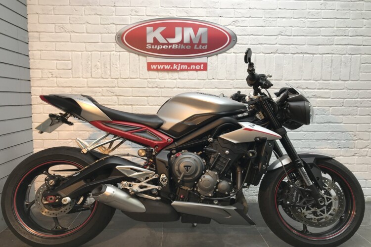 TRIUMPH STREET TRIPLE 765