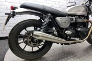 TRIUMPH STREET TWIN