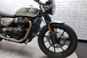 TRIUMPH STREET TWIN